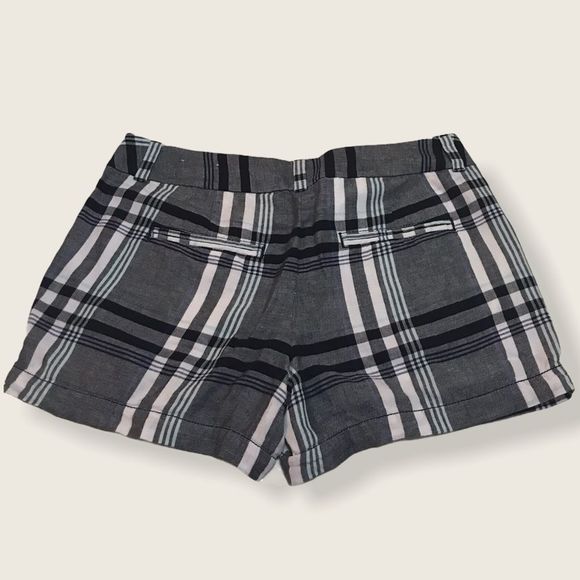 LOFT Outlet Linen Blend Plaid Shorts - Picture 2 of 6
